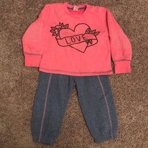 Matching set pens and long sleeve shirt for winter